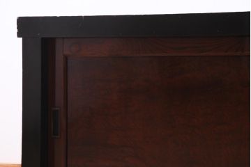 アンティーク家具　和製アンティーク　米沢産　漆塗り　ケヤキの玉杢が美しい収納棚(ローボード、戸棚)