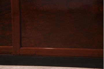 アンティーク家具　和製アンティーク　米沢産　漆塗り　ケヤキの玉杢が美しい収納棚(ローボード、戸棚)