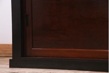 アンティーク家具　和製アンティーク　米沢産　漆塗り　ケヤキの玉杢が美しい収納棚(ローボード、戸棚)