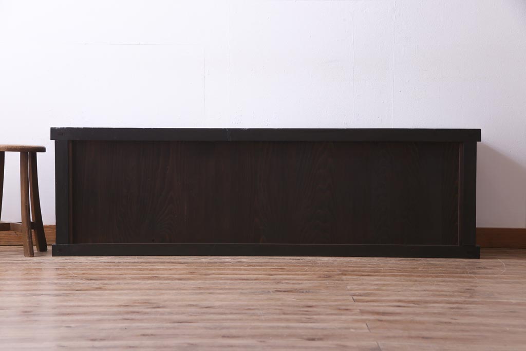 アンティーク家具　和製アンティーク　米沢産　漆塗り　ケヤキの玉杢が美しい収納棚(ローボード、戸棚)