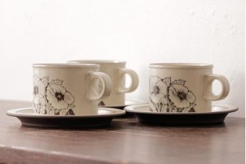 イギリスビンテージ　HORNSEA(ホーンジー)　Cornrose(コーンローズ)　カップ&ソーサー3客セット