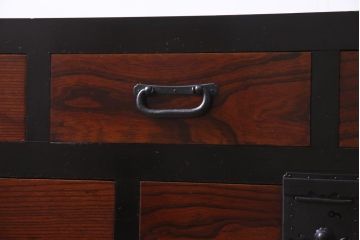 アンティーク家具　和製アンティーク　前面ケヤキ材　漆塗り　モダンな米沢箪笥サイドボード(リビングボード、チェスト、和タンス)