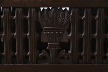 ヴィンテージ家具　ビンテージ　細かな彫刻が見事なマガジンラック(収納、本立て)