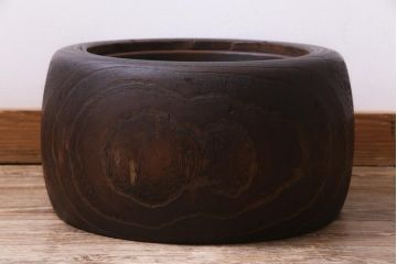 アンティーク雑貨　和製アンティーク　風情のある木の質感のくりぬき火鉢(刳り貫き火鉢、手あぶり)