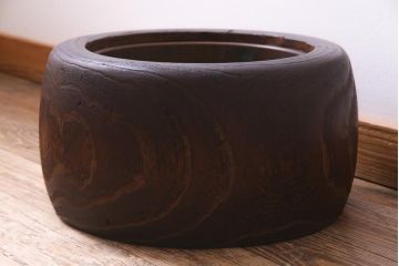 アンティーク雑貨　和製アンティーク　風情のある木の質感のくりぬき火鉢(刳り貫き火鉢、手あぶり)