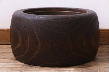 アンティーク雑貨　和製アンティーク　風情のある木の質感のくりぬき火鉢(刳り貫き火鉢、手あぶり)