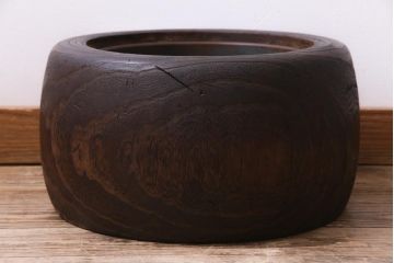 アンティーク雑貨　和製アンティーク　風情のある木の質感のくりぬき火鉢(刳り貫き火鉢、手あぶり)
