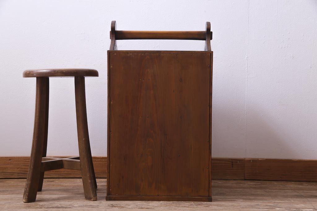 レトロ　おかもち　出前　木製　無垢材　骨董 雰囲気のよいおかもち （出前用木製箱・岡持ち）│昭和レトロと