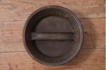 アンティーク雑貨　昭和レトロ　錆びついた質感がお洒落なミルク缶(牛乳缶、ディスプレイ)