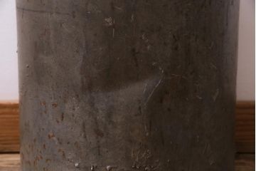 アンティーク雑貨　昭和レトロ　錆びついた質感がお洒落なミルク缶(牛乳缶、ディスプレイ)