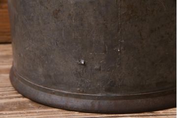 アンティーク雑貨　昭和レトロ　錆びついた質感がお洒落なミルク缶(牛乳缶、ディスプレイ)