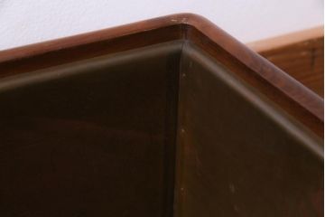 アンティーク雑貨　大正昭和初期　桑材　漆塗り　品の良い和の雰囲気漂う指物家具の角火鉢(手あぶり)