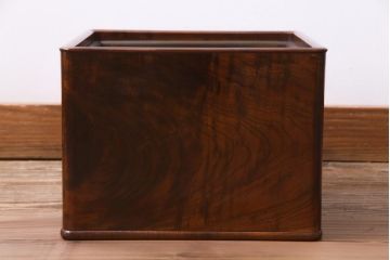 アンティーク雑貨　大正昭和初期　桑材　漆塗り　品の良い和の雰囲気漂う指物家具の角火鉢(手あぶり)