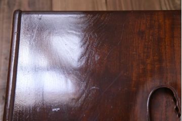 アンティーク雑貨　大正昭和初期　桑材　漆塗り　品の良い和の雰囲気漂う指物家具の角火鉢(手あぶり)(1)