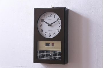 アンティーク雑貨　中古　SEIKO　Sonola(セイコー・ソノーラ)　電池式　カレンダー付き　レトロな佇まいが格好良い壁掛け時計(トランジスタ時計、柱時計)