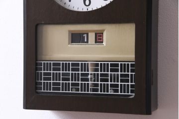 アンティーク雑貨　中古　SEIKO　Sonola(セイコー・ソノーラ)　電池式　カレンダー付き　レトロな佇まいが格好良い壁掛け時計(トランジスタ時計、柱時計)