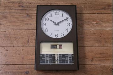 アンティーク雑貨　中古　SEIKO　Sonola(セイコー・ソノーラ)　電池式　カレンダー付き　レトロな佇まいが格好良い壁掛け時計(トランジスタ時計、柱時計)