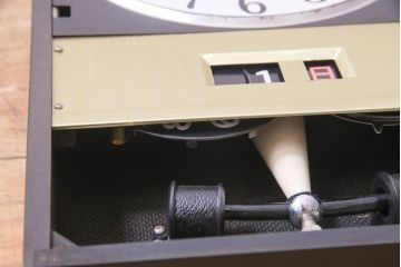 アンティーク雑貨　中古　SEIKO　Sonola(セイコー・ソノーラ)　電池式　カレンダー付き　レトロな佇まいが格好良い壁掛け時計(トランジスタ時計、柱時計)