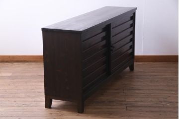 ラフジュ工房オリジナル　ケヤキ材製の古い引戸を活用した味わいのある戸棚(収納棚)