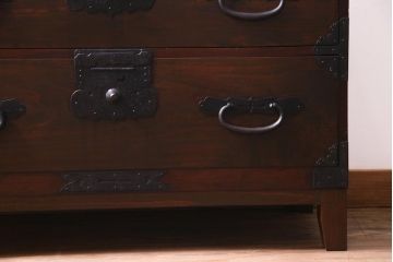 アンティーク家具　和製アンティーク　脚付き　時代箪笥をリメイクした味のあるリビングボード(箪笥ローボード)