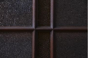 ラフジュ工房オリジナル　当時物色ガラス入り　古建具をリメイクした大正ロマン香る戸棚(収納棚)
