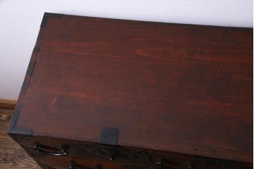 アンティーク家具　和製アンティーク　前面ケヤキ材・共縁　繊細で上質な仙台箪笥(姫箪笥、衣装箪笥、和タンス)