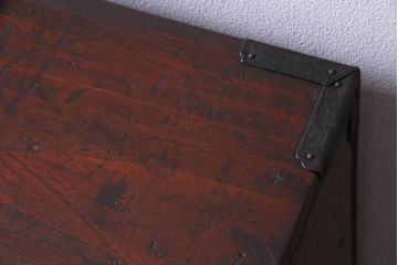 アンティーク家具　和製アンティーク　前面ケヤキ材・共縁　繊細で上質な仙台箪笥(姫箪笥、衣装箪笥、和タンス)