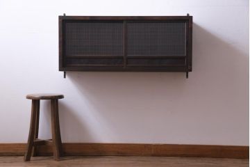 ラフジュ工房オリジナル　味わい深い建具をリメイクした壁掛け戸棚(ウォールシェルフ、収納棚)(1)