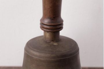 アンティーク雑貨　和製アンティーク　真鍮製　落ちついた佇まいが素敵なハンドベル(呼鈴、鐘)