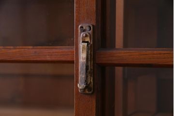 レトロ家具　和製アンティーク　前板ケヤキ材　レトロな佇まいが味わい深い重ねガラス戸棚(収納棚)
