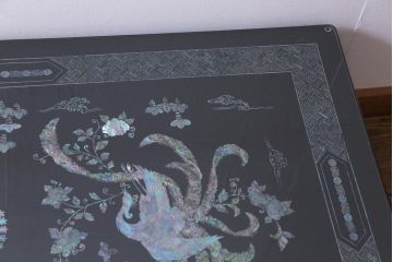 中古　民芸家具　ガラス天板付き　鳳凰　気品漂う螺鈿細工の座卓(ローテーブル)