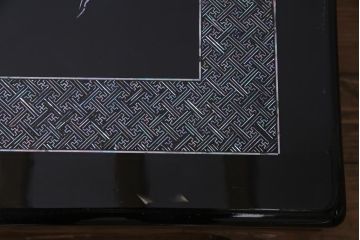 中古　民芸家具　ガラス天板付き　鳳凰　気品漂う螺鈿細工の座卓(ローテーブル)