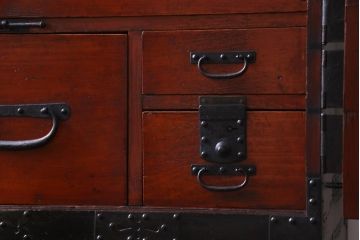 アンティーク家具　古民具　明治期　観音扉　風格のあるヒノキ材製の重ね箪笥(衣装箪笥)