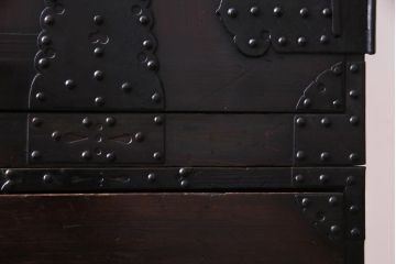 アンティーク家具　古民具　明治期　観音扉　風格のあるヒノキ材製の重ね箪笥(衣装箪笥)