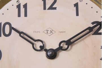 アンティーク雑貨　昭和初期　トレードマークT.K　手巻き　細かな意匠が目を引くゼンマイ式振り子時計(柱時計、壁掛け時計)