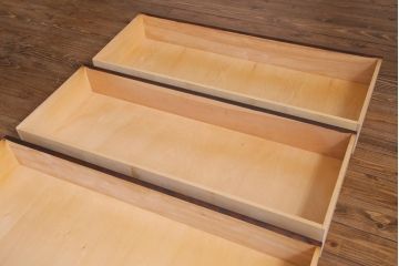 中古　北海道民芸家具　リメイク　シックな雰囲気漂うローチェスト(引き出し、テレビボード)(1)