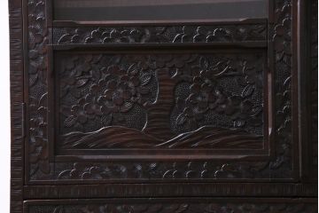 ヴィンテージ家具　ビンテージ　伝統工芸　軽井沢彫り　和モダンな雰囲気漂う本箱(収納棚)
