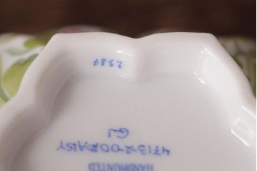 中古美品　HEREND HVNGARY(ヘレンド)　DAISY(デイジー)　カップ&ソーサー(洋食器)(定価約6万千円)