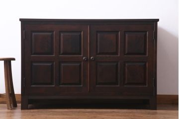 中古　北海道民芸家具　リメイク　シックな印象のローボード(収納棚、リビングボード)(1)