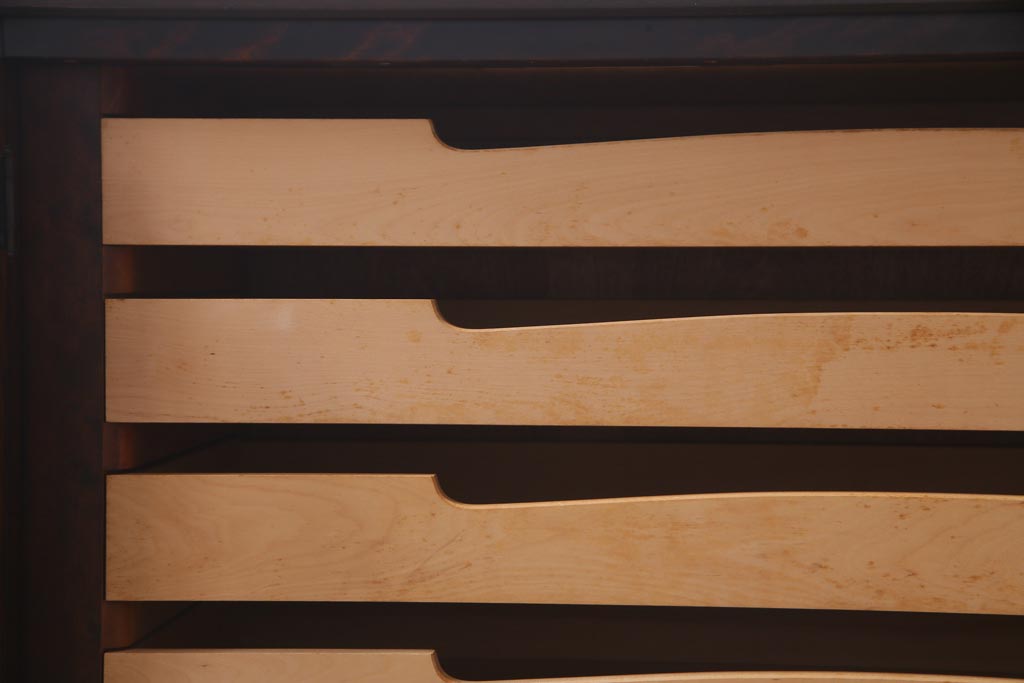 中古　北海道民芸家具　リメイク　シックな印象のローボード(収納棚、リビングボード)(1)