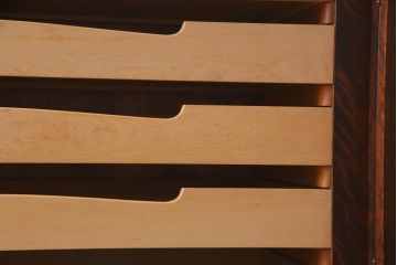 中古　北海道民芸家具　リメイク　シックな印象のローボード(収納棚、リビングボード)(1)