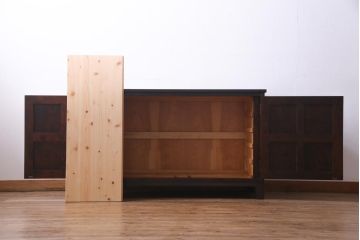 中古　北海道民芸家具　リメイク　シックな印象のローボード(収納棚、リビングボード)(1)