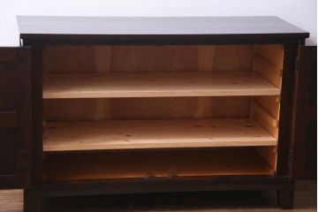 中古　北海道民芸家具　リメイク　シックな印象のローボード(収納棚、リビングボード)(1)