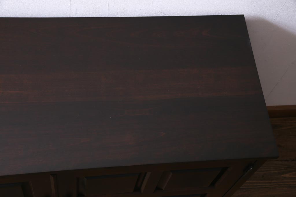 中古　北海道民芸家具　リメイク　シックな印象のローボード(収納棚、リビングボード)(1)