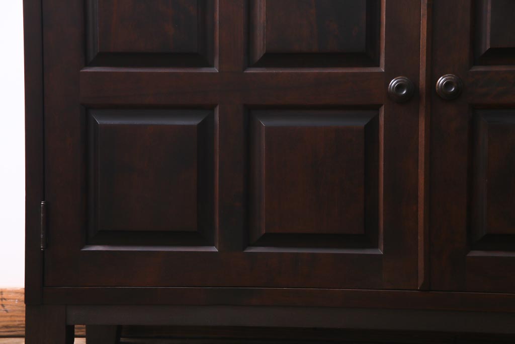 中古　北海道民芸家具　リメイク　シックな印象のローボード(収納棚、リビングボード)(1)