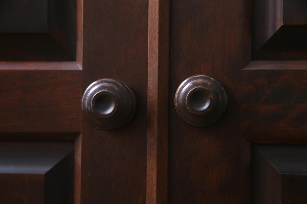 中古　北海道民芸家具　リメイク　シックな印象のローボード(収納棚、リビングボード)(1)