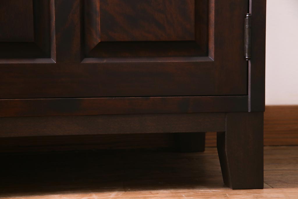 中古　北海道民芸家具　リメイク　シックな印象のローボード(収納棚、リビングボード)(1)