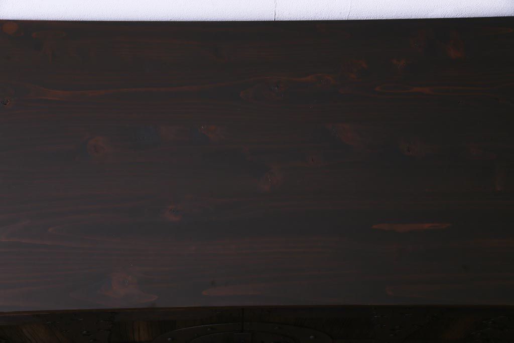 アンティーク家具　和製アンティーク　リメイク　総桐材　重厚な佇まいの時代箪笥ローボード(リビングボード、収納棚、桐箪笥、桐たんす)