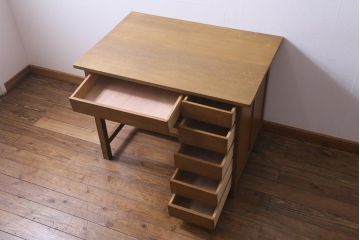 アンティーク家具　昭和中期　シンプルで懐かしい雰囲気の片袖デスク(机、在宅ワーク、在宅用カウンターテーブル、作業台)