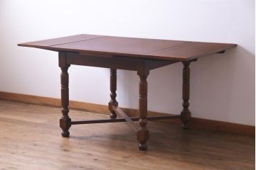 ヴィンテージ家具　イギリスビンテージ　木の温もり溢れるエクステンションテーブル(ダイニングテーブル)